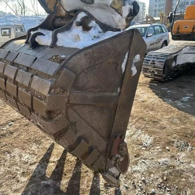 Yellow Hyundai 305 Used Excavator Digger 198kw 1900rpm Second Hand Construction Machine